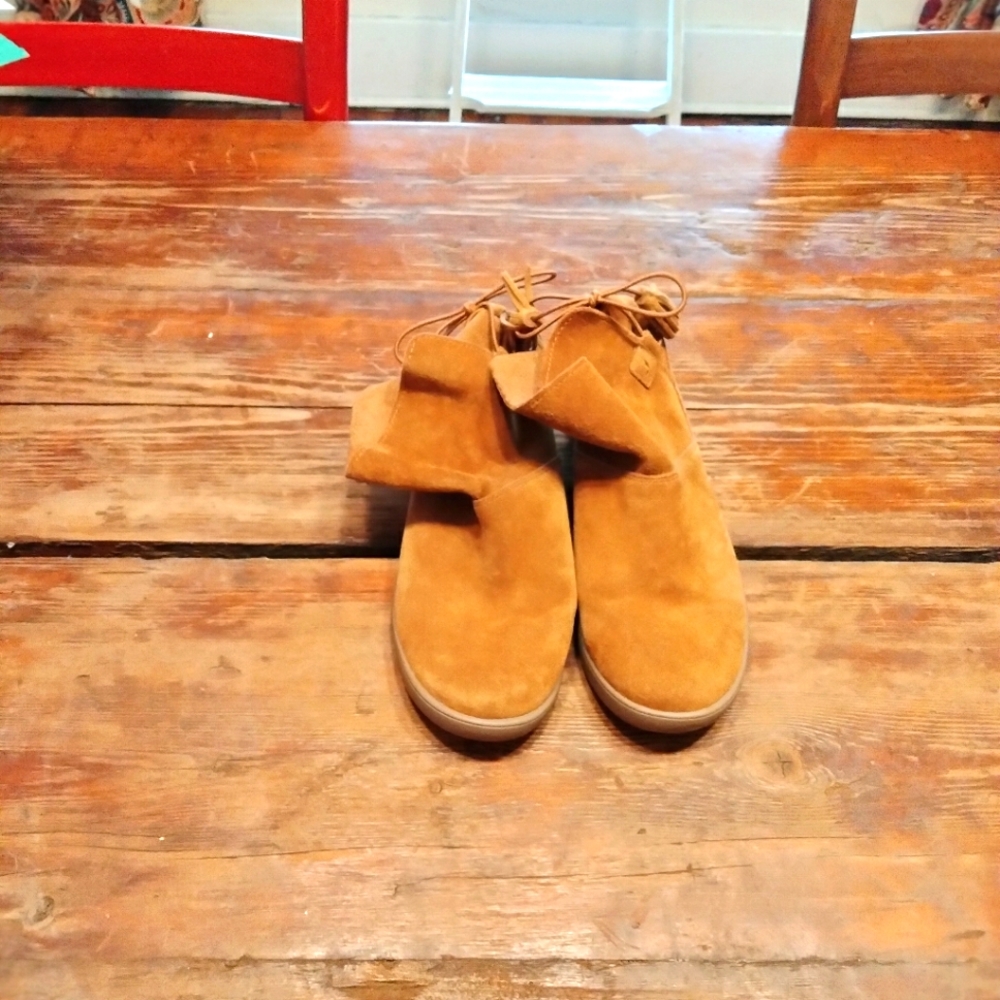 Women’s Suede Lace-Up Ankle Boots - Tan